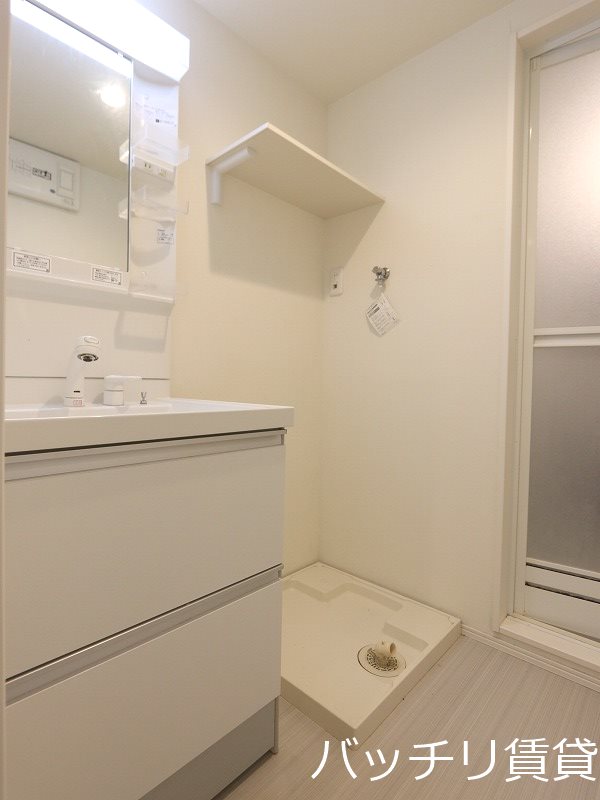 洗面設備　同型タイプの為、現状を優先致します。