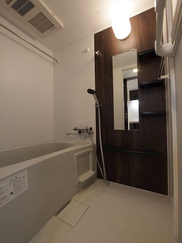 バス・シャワールーム　浴室暖房乾燥機能付バス