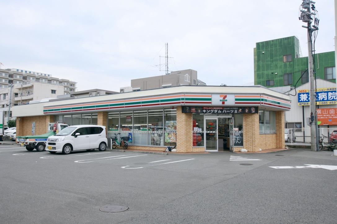 コンビニ　セブンイレブン徳島佐古八番町店（コンビニ）まで631m