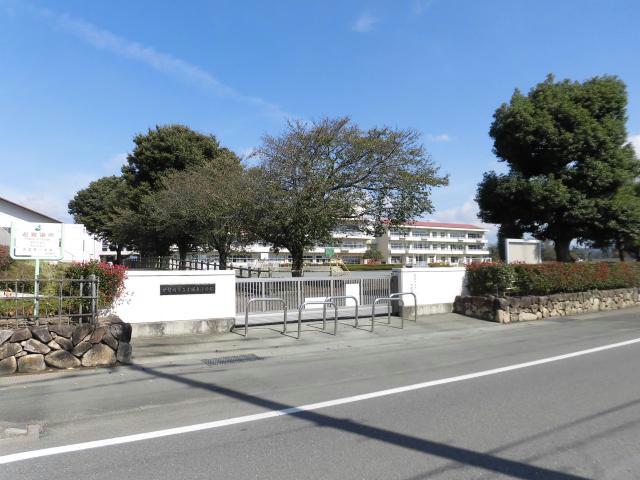 小学校　伊勢崎市立赤堀東小学校（小学校）まで1380m