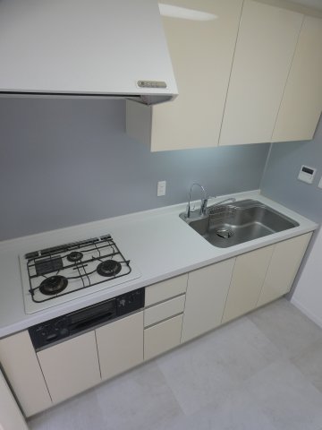 キッチン　コンパクトなキッチンで掃除もラクラク