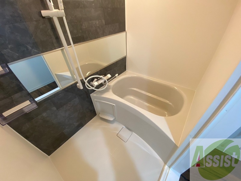 バス・シャワールーム　お風呂になります。一日の疲れを癒してくださいね。