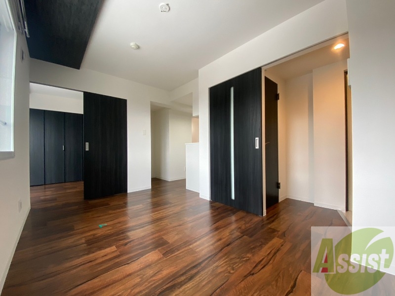 居室・リビング　広くてきれいなリビングです！快適に過ごせそうですね。