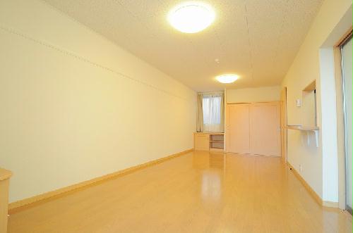 居室・リビング　お部屋広々快適生活！