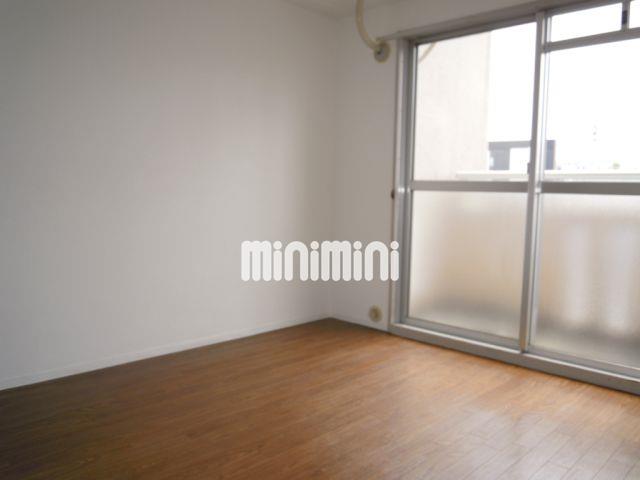 居室・リビング　落ち着いた雰囲気のお部屋です