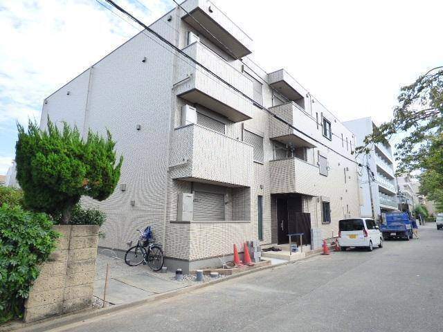 建物外観　オートロック付き