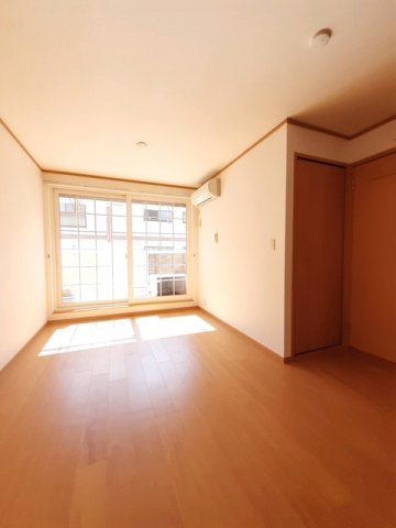 居室・リビング　ゆったり過ごせる居間です