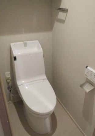 トイレ　仲介手数料は賃料の半月分です