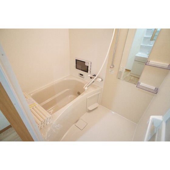 バス・シャワールーム　追い炊き、浴室乾燥機、ＴＶ付き！