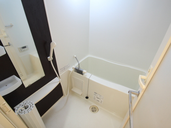 バス・シャワールーム　※別部屋の写真です