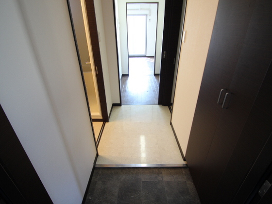 玄関　※別部屋の写真です