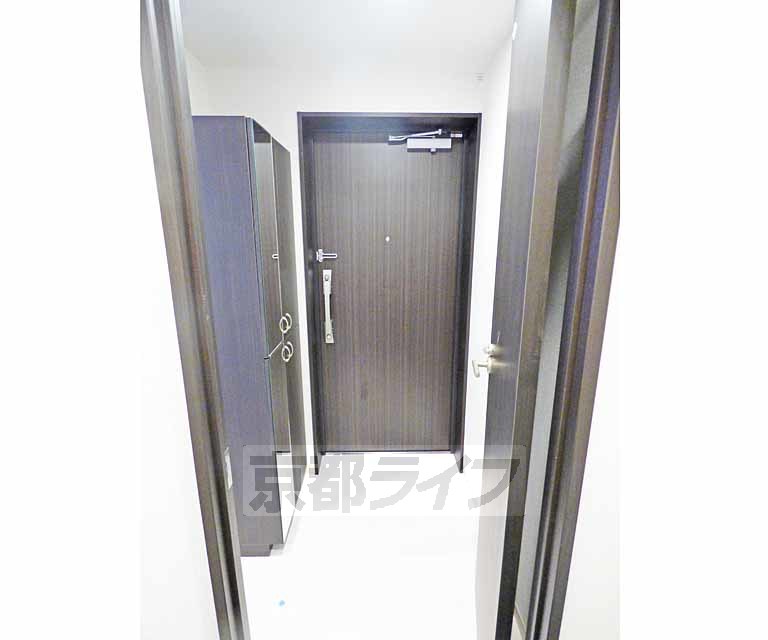 玄関　広々とした玄関です。