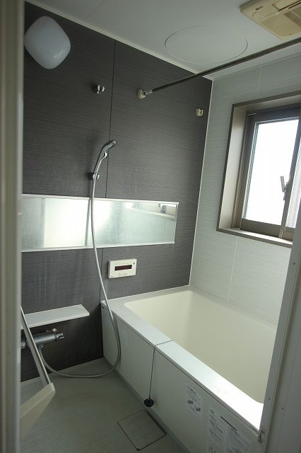 バス・シャワールーム　同物件別号室のものです。