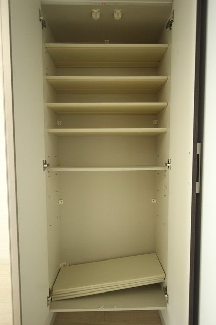 玄関　同物件別号室のものです。