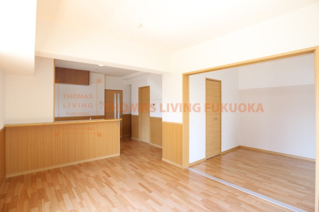 居室・リビング　日当たりも良くなっております。