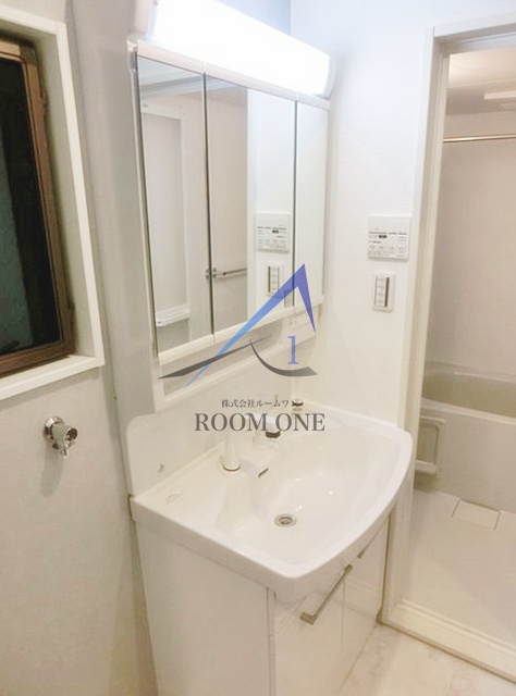 洗面設備　独立洗面台です。