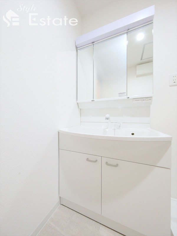 洗面設備　同仕様内装