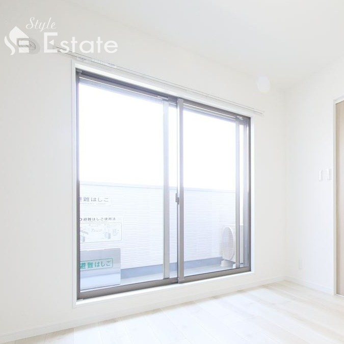 バルコニー　同仕様内装