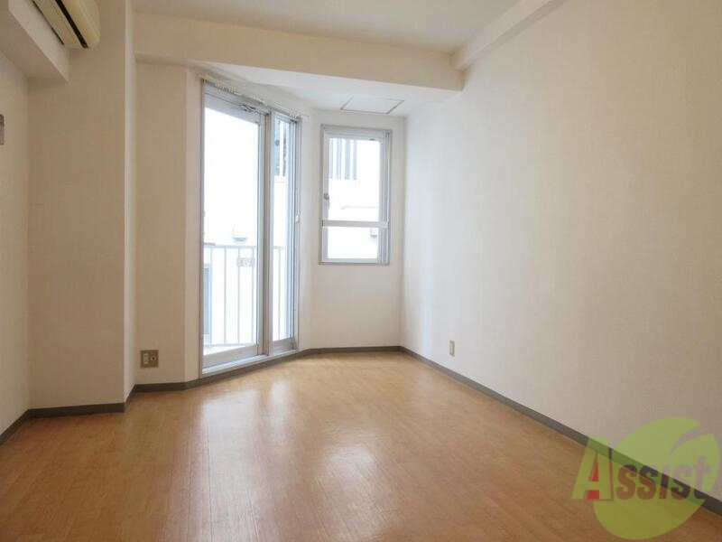 その他部屋・スペース　フローリング貼りの室内です