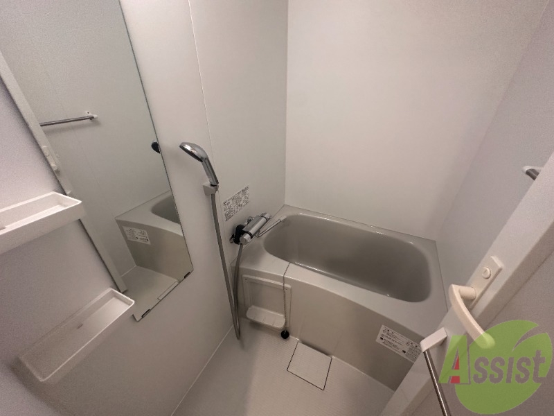 バス・シャワールーム　１人暮らしにはピッタリのサイズ感ですね！