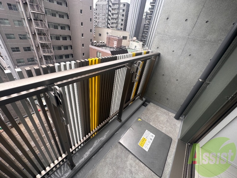 バルコニー　広めのバルコニーです。洗濯物がたくさん干せそうです。