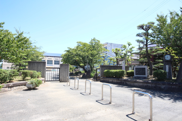 小学校　橿原市立晩成小学校（小学校）まで727m