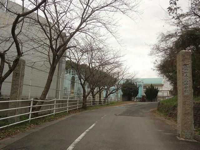 中学校　小竹町立小竹中学校（中学校）まで2500m