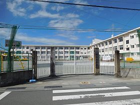 小学校　松阪市立松江小学校（小学校）まで501m