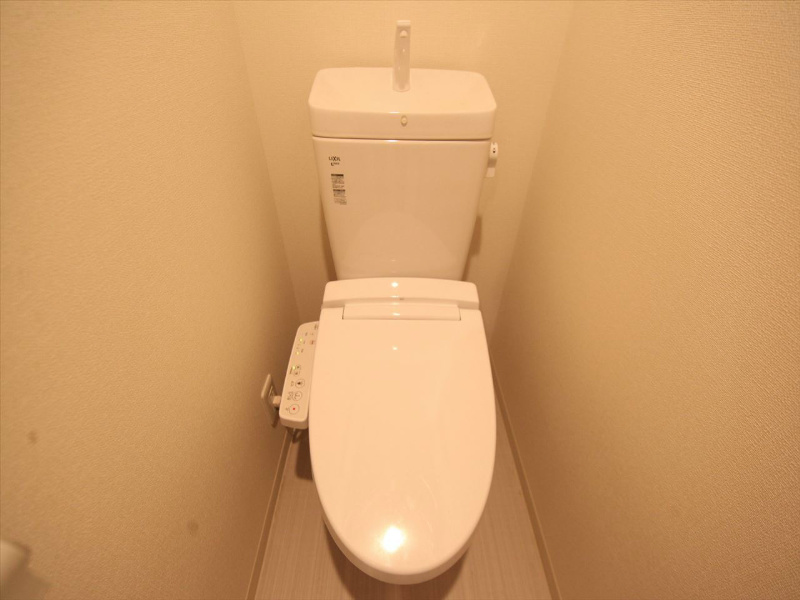 トイレ　温水洗浄暖房便座付トイレ