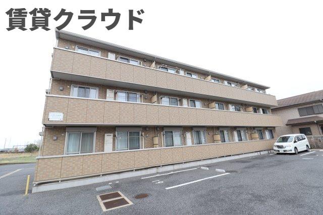建物外観　コンビニ、スーパーも近い周辺環境◎
