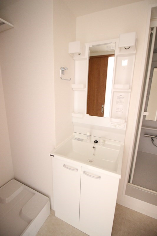 洗面設備　※参考写真（同マンション別部屋）