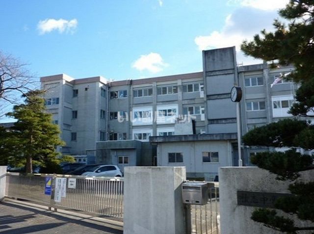 中学校　浜松市立積志中学校（中学校）まで626m