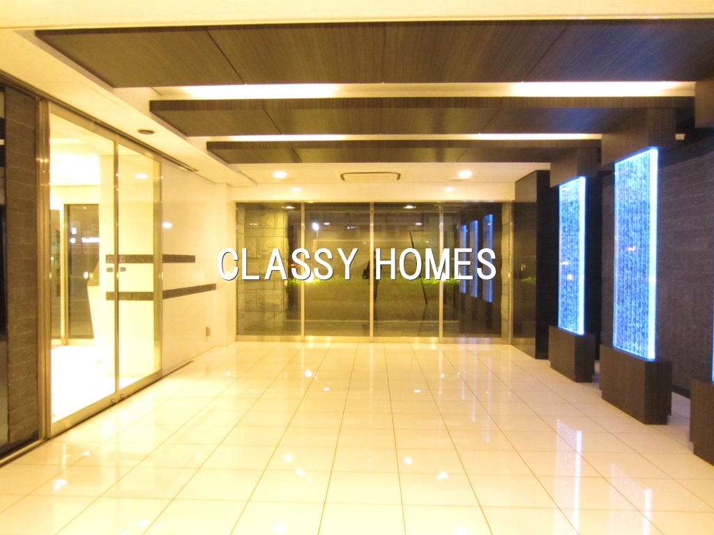 エントランス　2014年竣工　グランドガーラ大森：エントランス