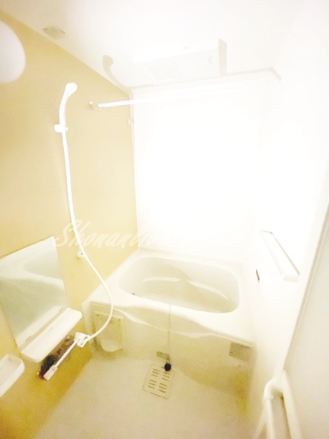 バス・シャワールーム　浴室乾燥機付き♪