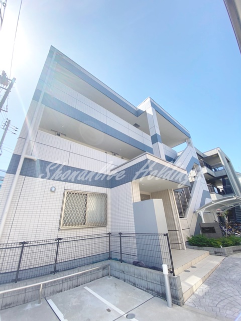 建物外観　鉄骨造りの外観♪