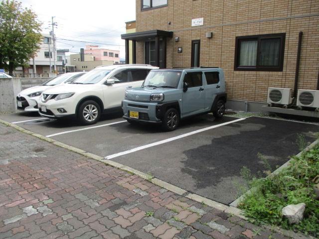 駐車場　駐車場