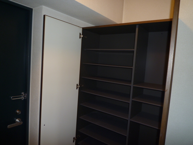 玄関　スッキリ　ワイドなシューズＢＯＸ付