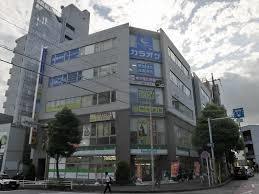 コンビニ　ファミリーマート新八柱駅前店（コンビニ）まで146m