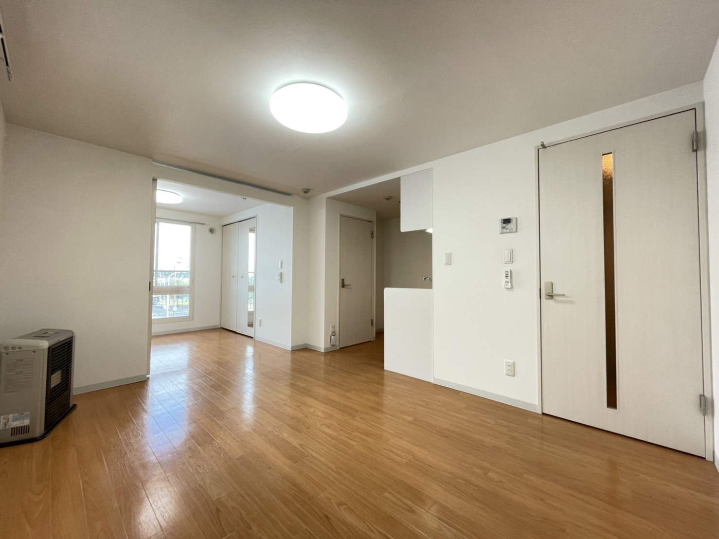 居室・リビング　※他号室反転タイプ