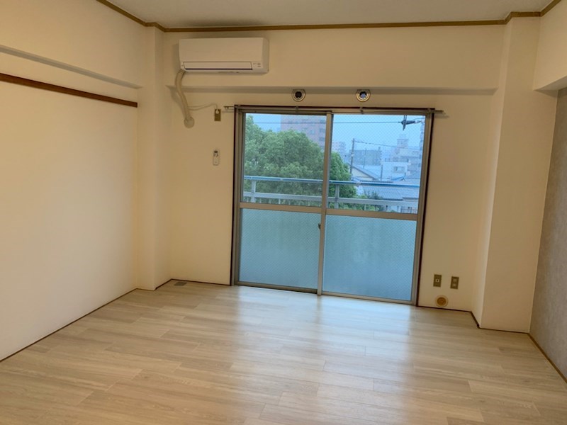 居室・リビング　朝日の差し込む東向きです