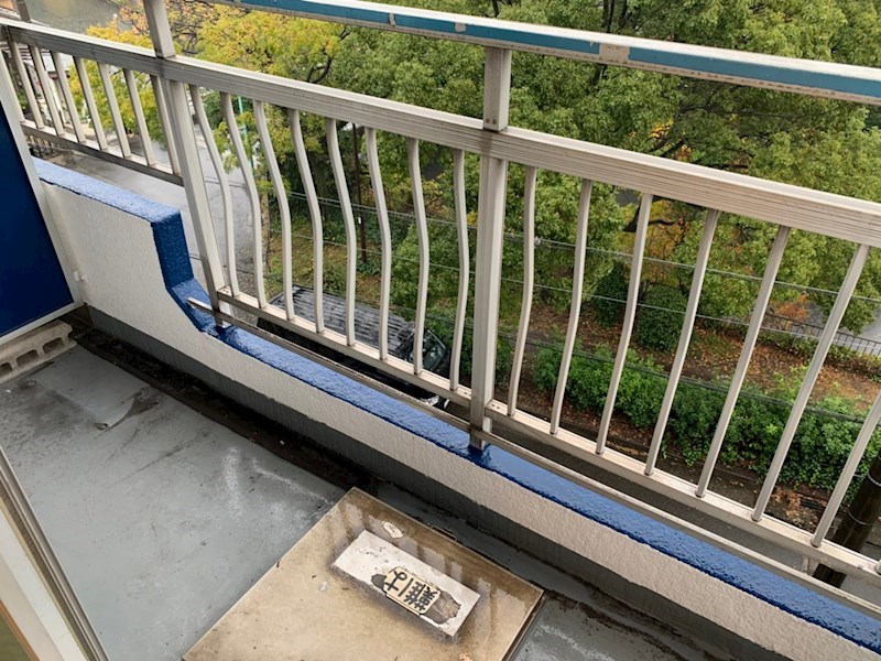 バルコニー　お洗濯ものはこちらに干せます