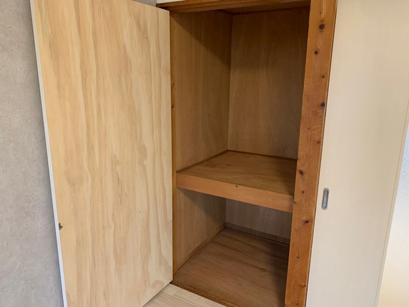 収納　奥行十分の収納スペース。