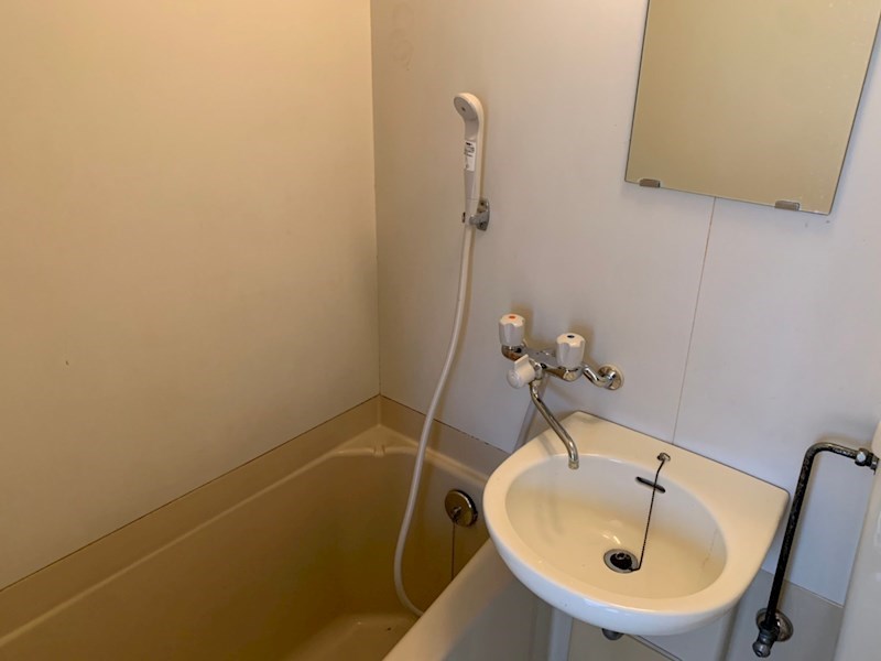 バス・シャワールーム　清潔感のあるお風呂で一日の疲れを癒しましょう。