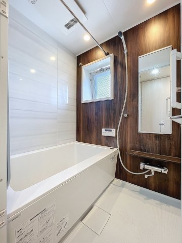 バス・シャワールーム　コンパクトで使いやすいお風呂です