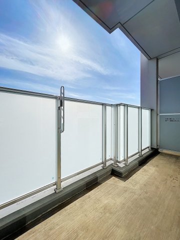 バルコニー　バルコニーがあります