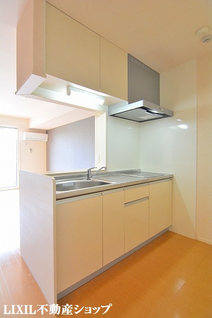 キッチン　二口ＩＨコンロの対面式システムキッチンです。