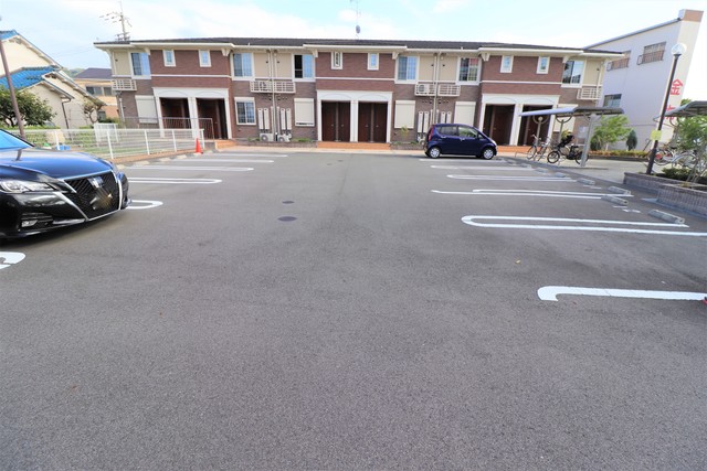 駐車場　駐車場