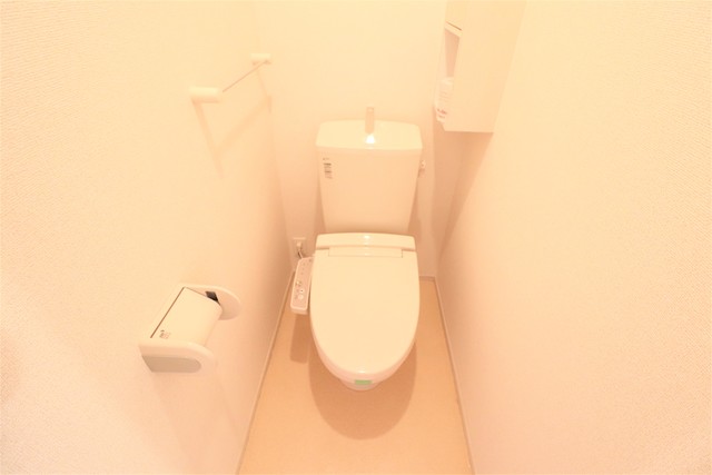 トイレ　温水洗浄便座