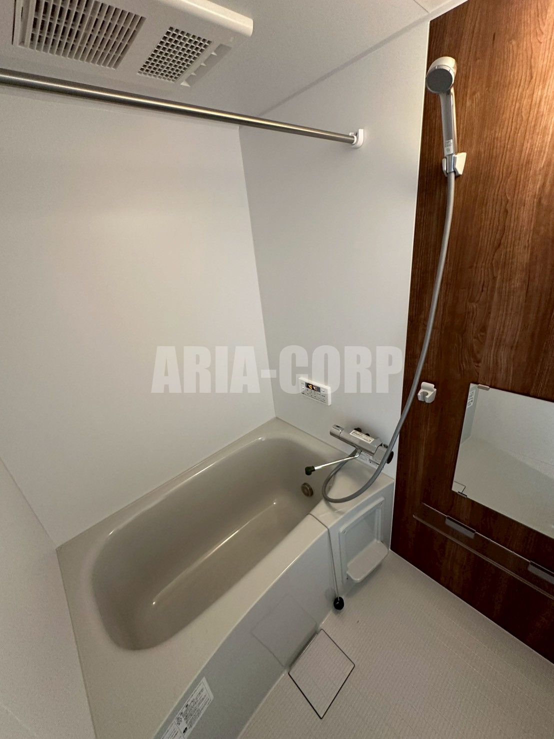 バス・シャワールーム　追炊き・浴室乾燥機付きのバスルーム♪