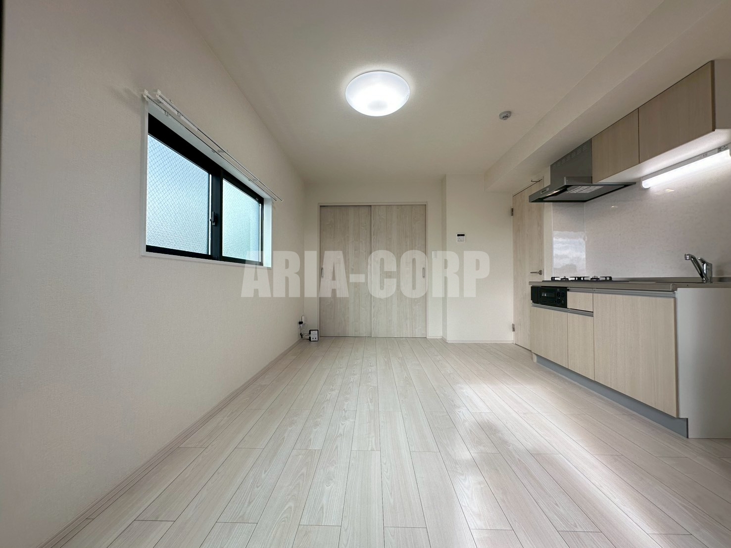 居室・リビング　白を基調とした統一感あるお部屋です！